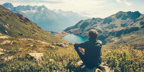 20 Quotes to Make You Stop & Travel Right Now