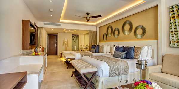 Royalton Riviera Cancun Resort - Luxury Suite with Terrace Jacuzzi